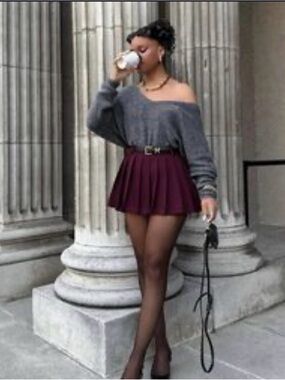 ZARA Burgundy Pleated Mini Skirt size Medium